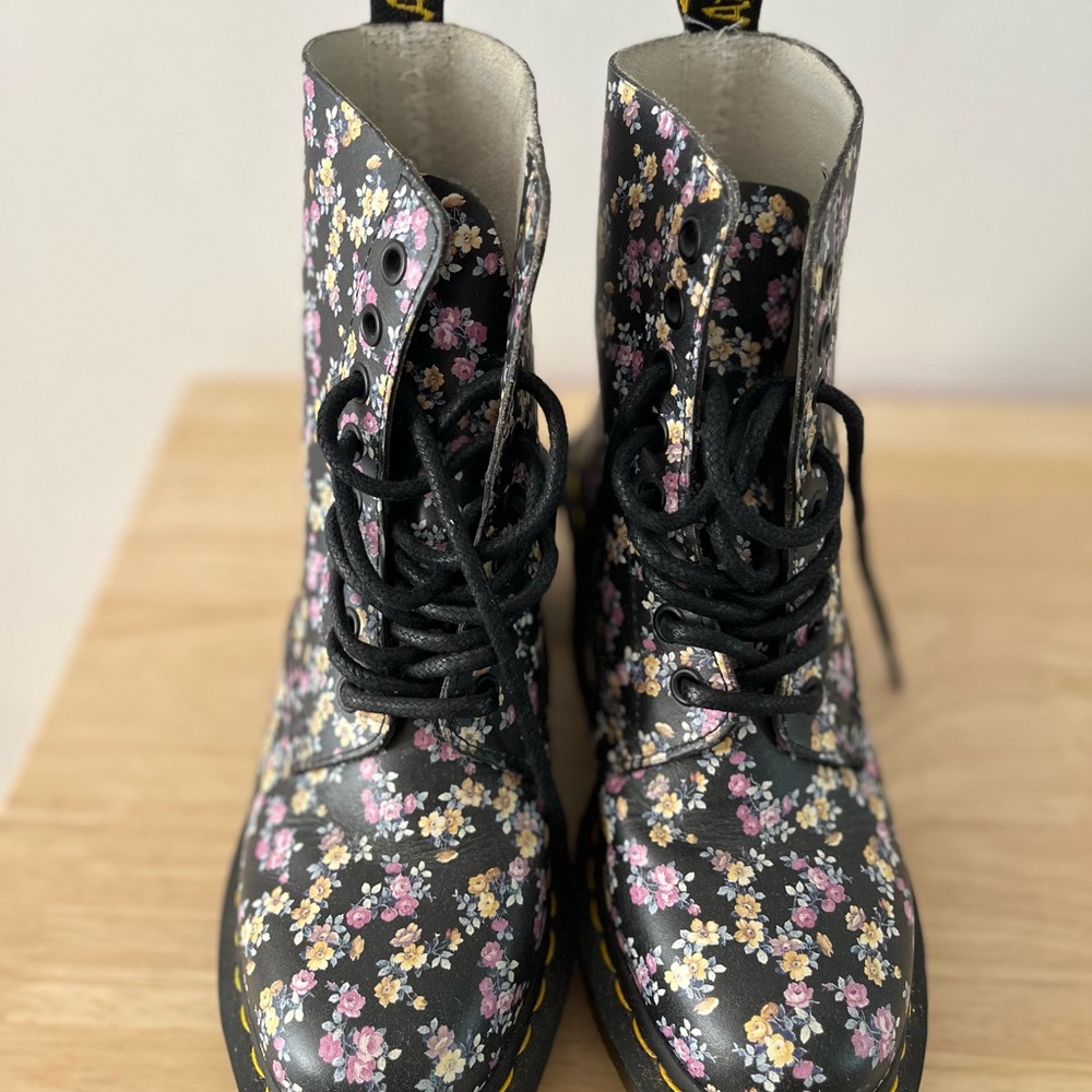 🌸 Dr Martens Shriver High Flower Print Leather Platform Boots | Women’s US 5 🌸